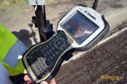 Kontrolní jednotka Trimble TSC3 firmy Eurovia
