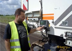 Obsluha řídící jednotky Trimble CB430