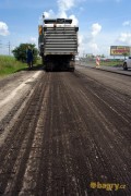 Odfrézovaný povrch za frézou Wirtgen W2100