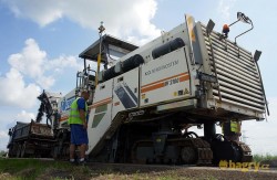Silniční fréza Wirtgen W2100 firmy Freko